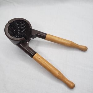 Heavy Duty Spring Loaded Nutcracker